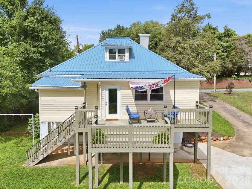 107 Burkemont Avenue, Morganton, NC 28655.  MLS# CAR4411531, YatesRealty ID 41433. 
