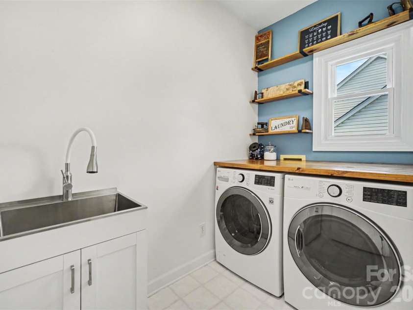 11511 Innes Court, Charlotte, NC 28277.  MLS# CAR4409523, YatesRealty ID 41434. 