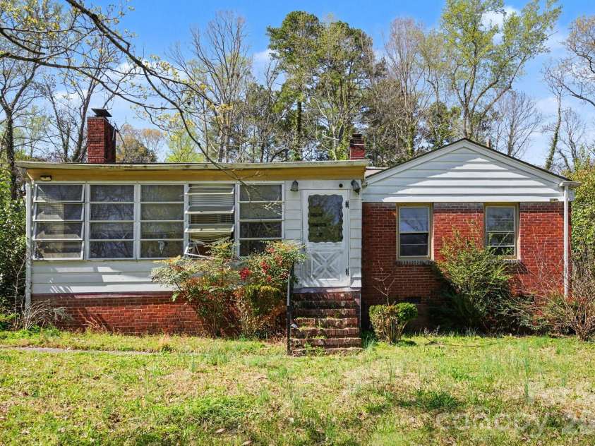 105 Shelton Circle, Wadesboro, NC 28170.  MLS# CAR4411240, YatesRealty ID 41436. 