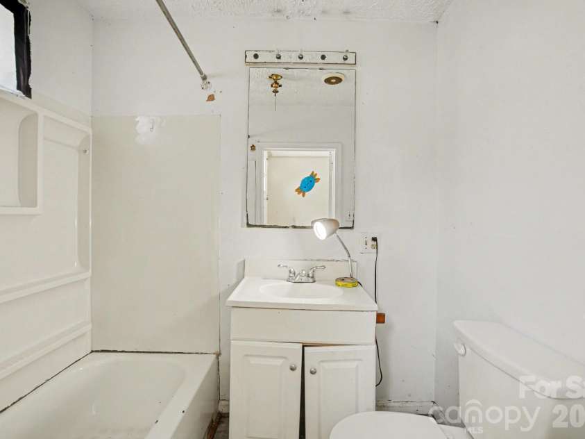 105 Shelton Circle, Wadesboro, NC 28170.  MLS# CAR4411240, YatesRealty ID 41436. 
