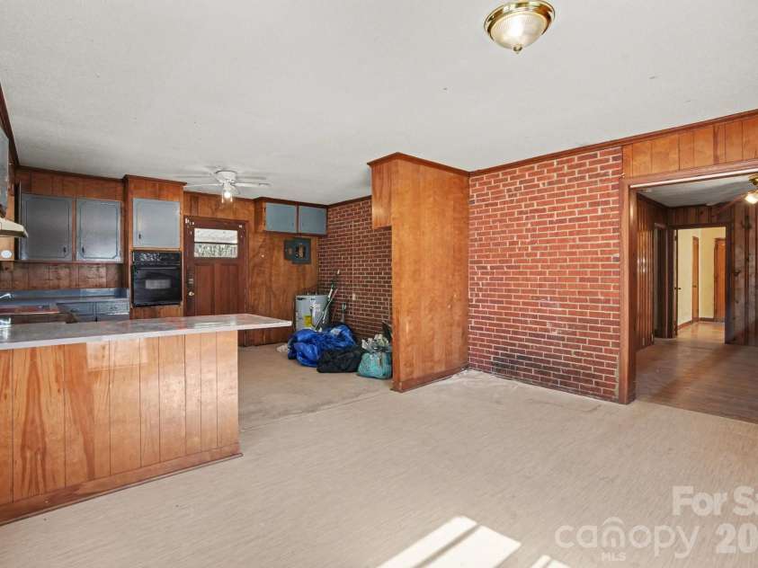 105 Shelton Circle, Wadesboro, NC 28170.  MLS# CAR4411240, YatesRealty ID 41436. 