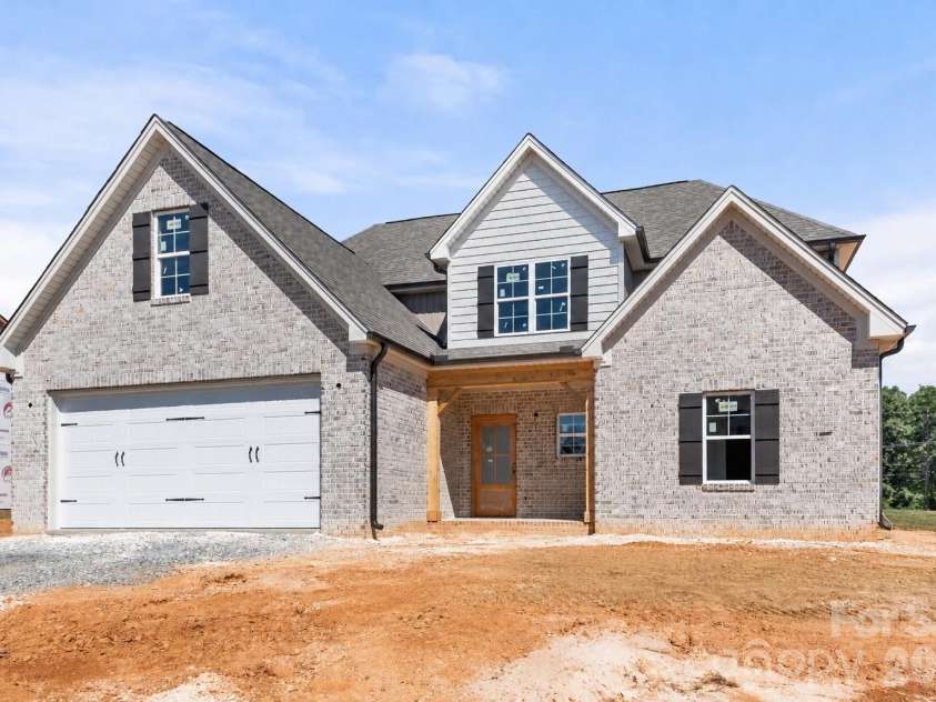 153 Canton Drive, Lexington, NC 27295.  MLS# CAR4411279, YatesRealty ID 41437. 
