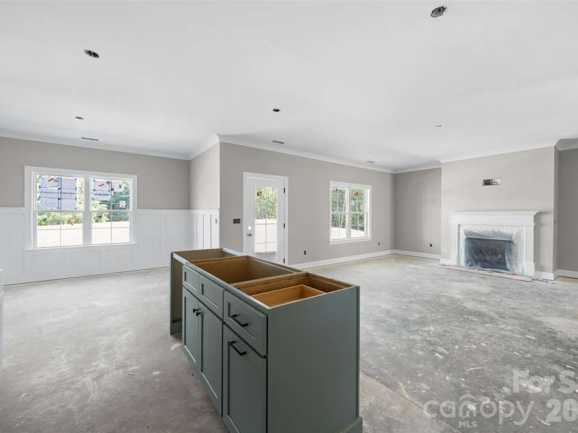 153 Canton Drive, Lexington, NC 27295.  MLS# CAR4411279, YatesRealty ID 41437. 