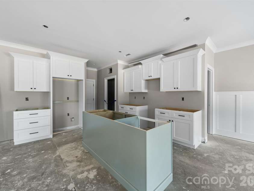 153 Canton Drive, Lexington, NC 27295.  MLS# CAR4411279, YatesRealty ID 41437. 