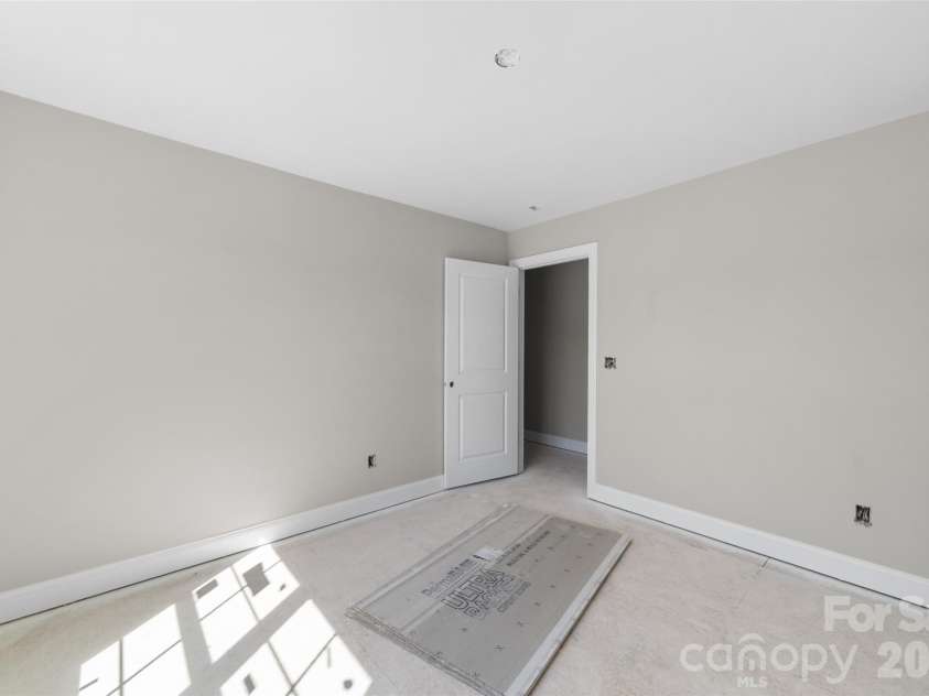 153 Canton Drive, Lexington, NC 27295.  MLS# CAR4411279, YatesRealty ID 41437. 