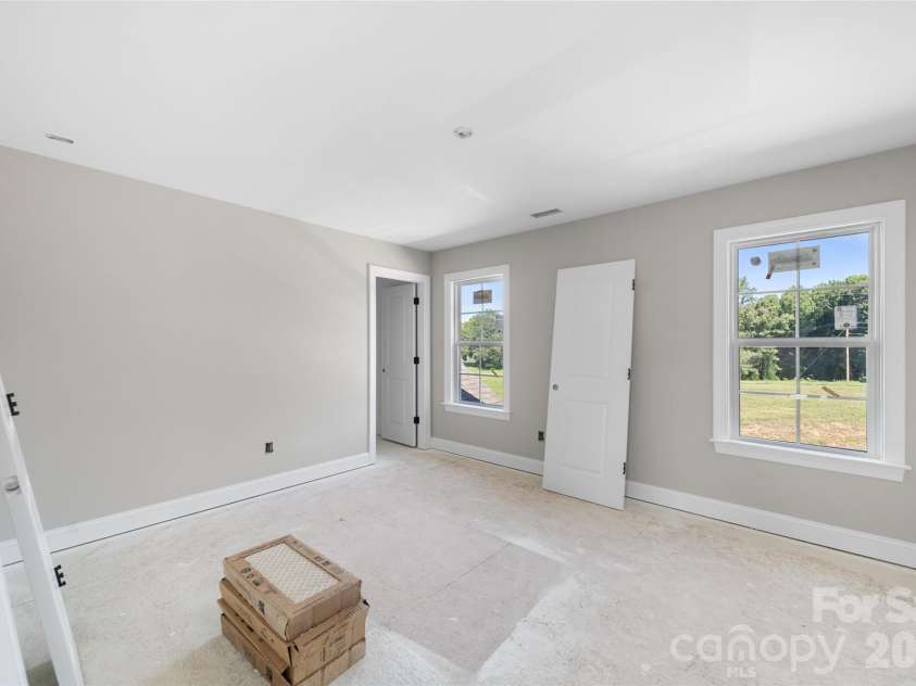 153 Canton Drive, Lexington, NC 27295.  MLS# CAR4411279, YatesRealty ID 41437. 