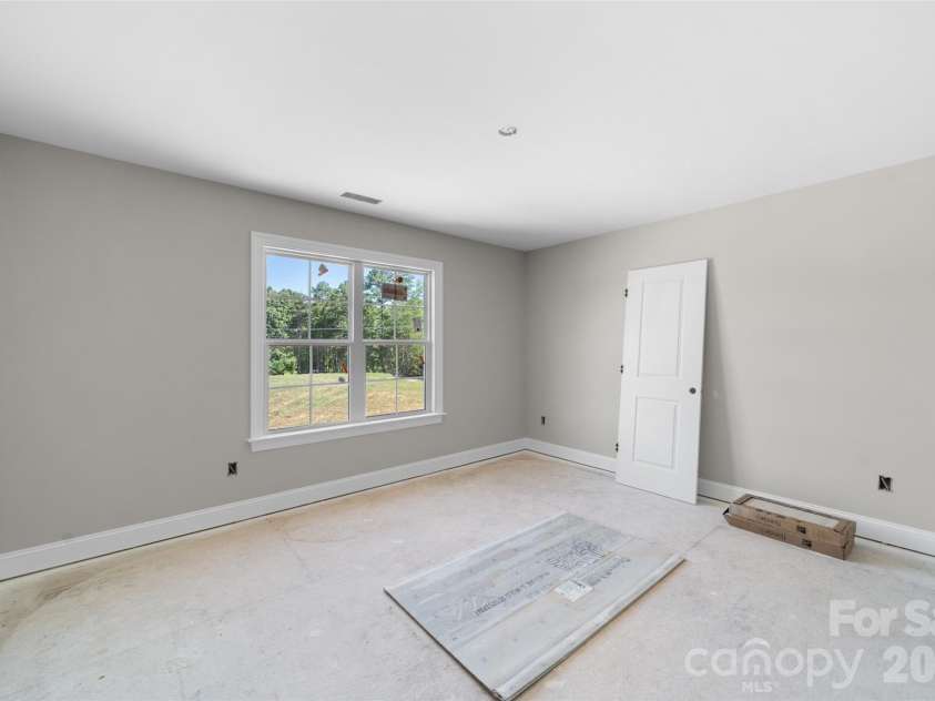 153 Canton Drive, Lexington, NC 27295.  MLS# CAR4411279, YatesRealty ID 41437. 
