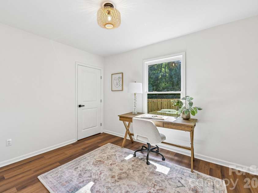 213 Kings Mountain Street, York, SC 29745.  MLS# CAR4375137, YatesRealty ID 41438. 