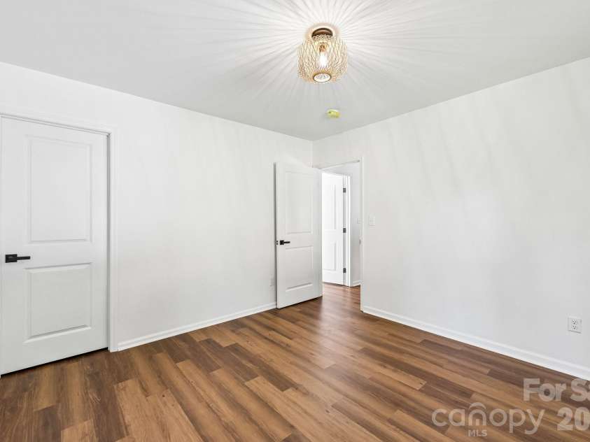 213 Kings Mountain Street, York, SC 29745.  MLS# CAR4375137, YatesRealty ID 41438. 