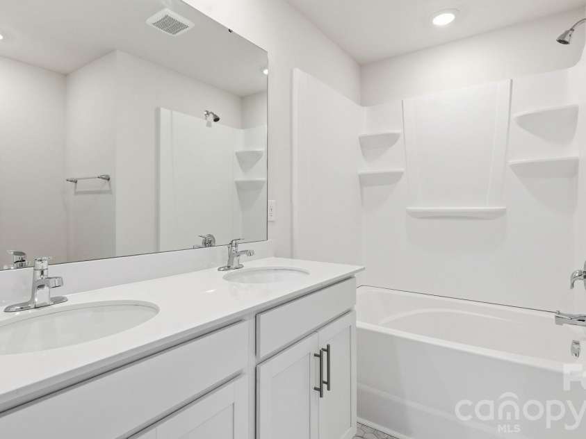 73 Ridgehaven Drive, Waynesville, NC 28786.  MLS# CAR4411544, YatesRealty ID 41439. 