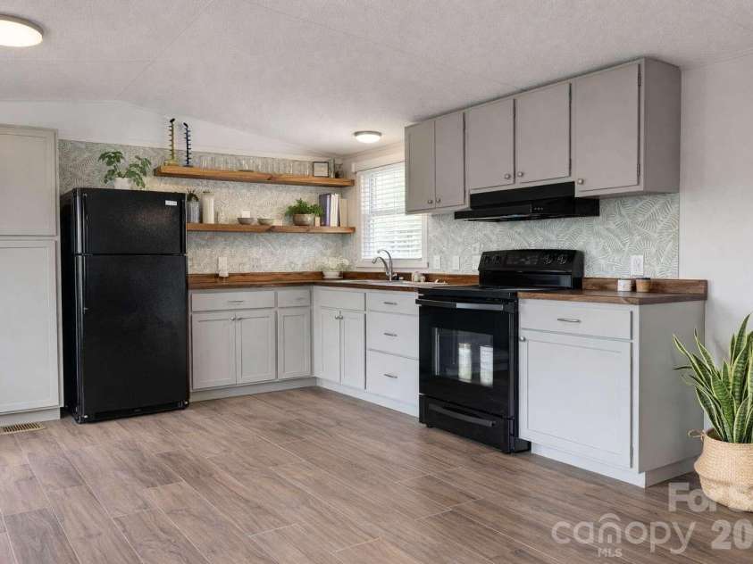 163 Old Leicester Highway, Asheville, NC 28804.  MLS# CAR4424139, YatesRealty ID 4144. 