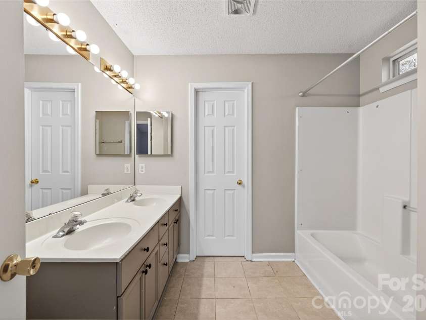 1906 Decatur Court, Charlotte, NC 28213.  MLS# CAR4330083, YatesRealty ID 4144. 