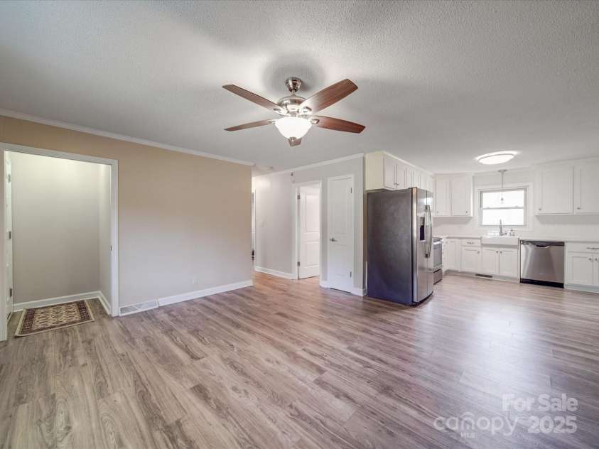 516 Lakeview Drive, Wadesboro, NC 28170.  MLS# CAR4238752, YatesRealty ID 4144. 