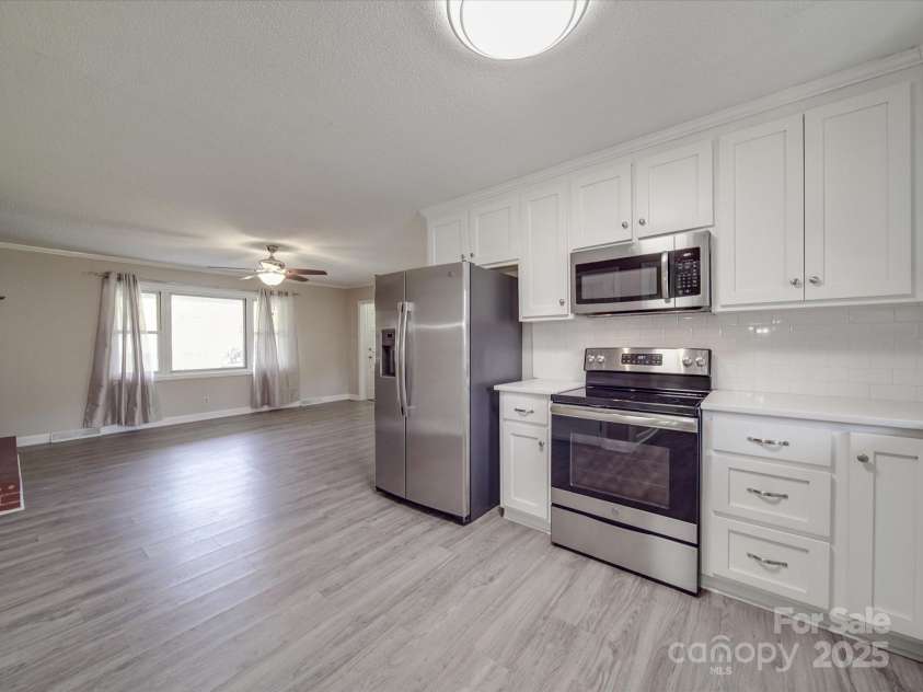 516 Lakeview Drive, Wadesboro, NC 28170.  MLS# CAR4238752, YatesRealty ID 4144. 