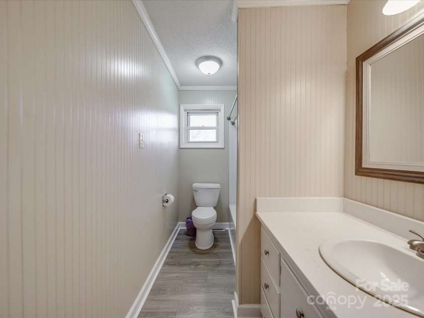 516 Lakeview Drive, Wadesboro, NC 28170.  MLS# CAR4238752, YatesRealty ID 4144. 