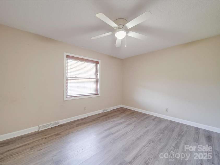 516 Lakeview Drive, Wadesboro, NC 28170.  MLS# CAR4238752, YatesRealty ID 4144. 