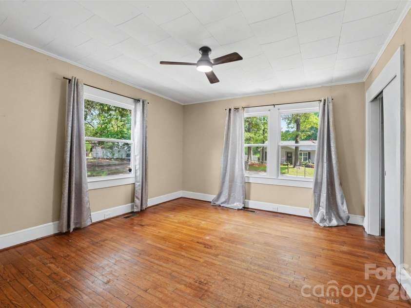 1102 Desoto Avenue, Kannapolis, NC 28083.  MLS# CAR4409858, YatesRealty ID 41441. 