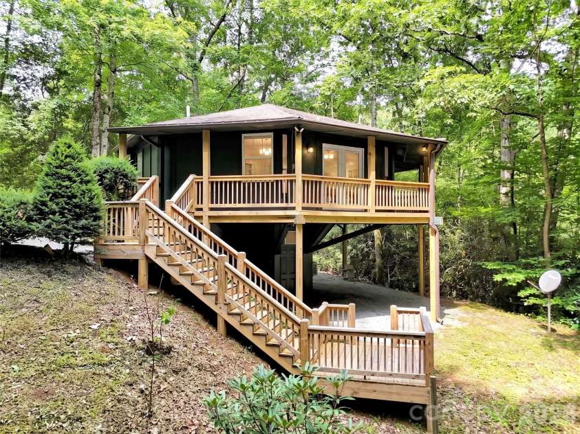 477 Mountain Forest Estate, Sylva, NC 28779.  MLS# CAR4409582, YatesRealty ID 41443. 