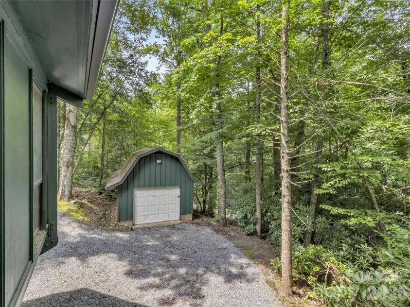 477 Mountain Forest Estate, Sylva, NC 28779.  MLS# CAR4409582, YatesRealty ID 41443. 