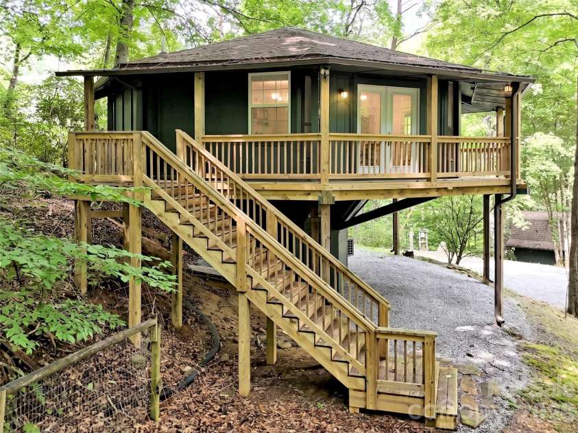 475 Mountain Forest Estate, Sylva, NC 28779.  MLS# CAR4409586, YatesRealty ID 41444. 