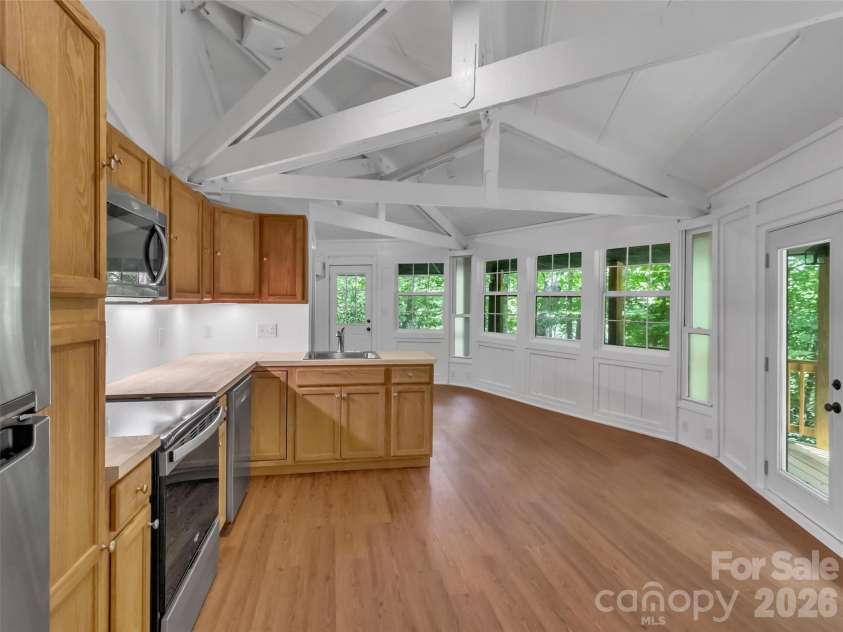 475 Mountain Forest Estate, Sylva, NC 28779.  MLS# CAR4409586, YatesRealty ID 41444. 
