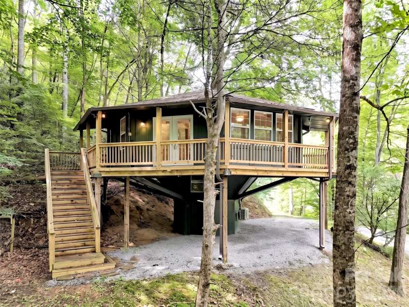475 Mountain Forest Estate, Sylva, NC 28779.  MLS# CAR4409586, YatesRealty ID 41444. 