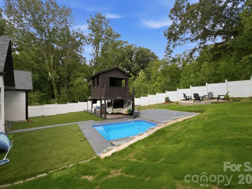 314 Oak Knoll, Hildebran, NC 28637.  MLS# CAR4406259, YatesRealty ID 41447. 