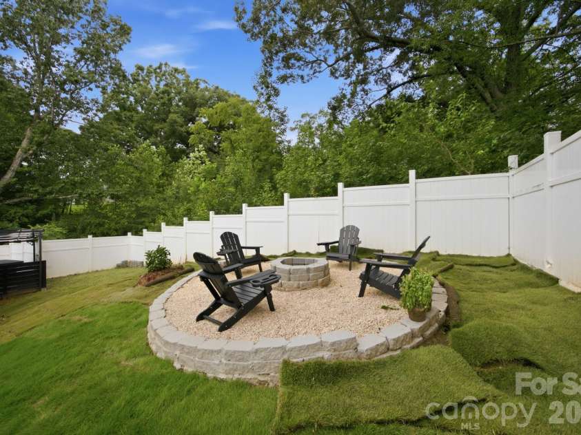 314 Oak Knoll, Hildebran, NC 28637.  MLS# CAR4406259, YatesRealty ID 41447. 