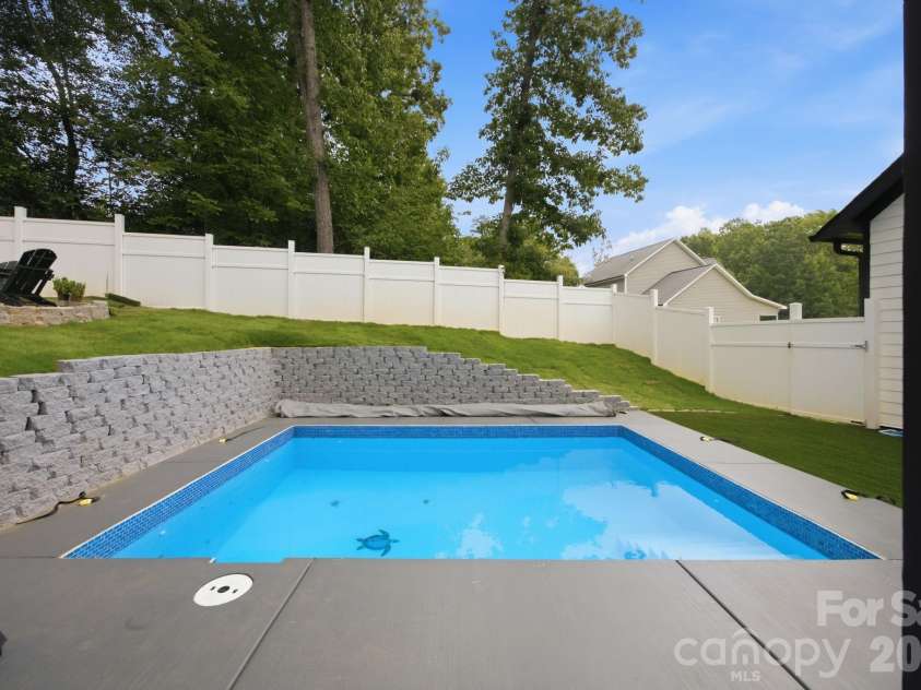 314 Oak Knoll, Hildebran, NC 28637.  MLS# CAR4406259, YatesRealty ID 41447. 
