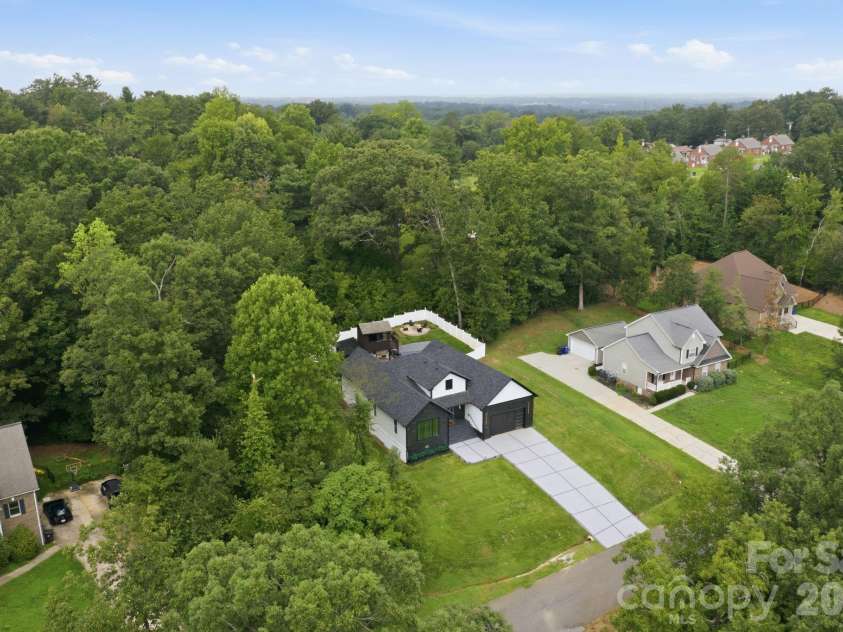 314 Oak Knoll, Hildebran, NC 28637.  MLS# CAR4406259, YatesRealty ID 41447. 