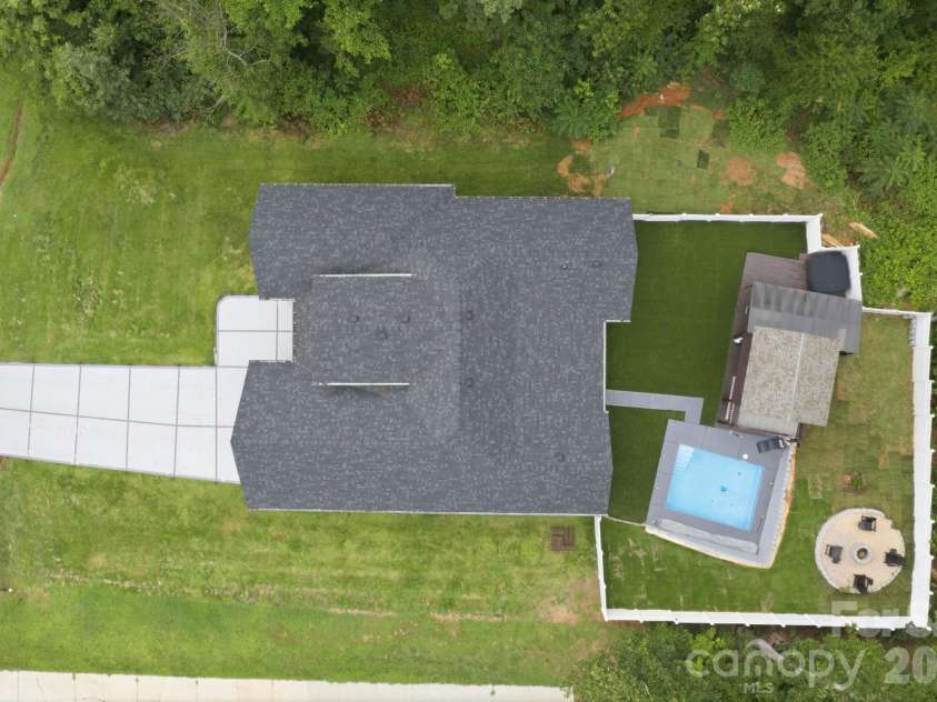 314 Oak Knoll, Hildebran, NC 28637.  MLS# CAR4406259, YatesRealty ID 41447. 