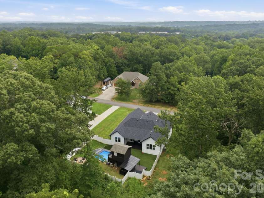 314 Oak Knoll, Hildebran, NC 28637.  MLS# CAR4406259, YatesRealty ID 41447. 