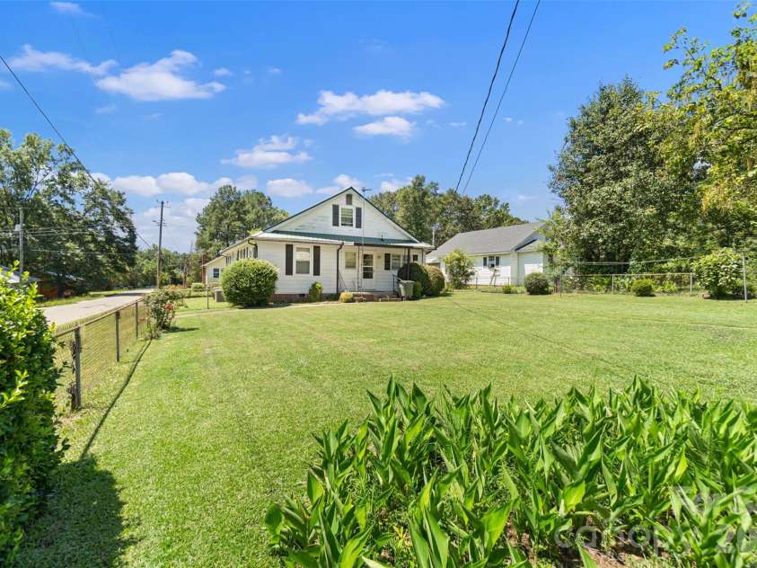 665 Cherry Street, Wadesboro, NC 28170.  MLS# CAR4411532, YatesRealty ID 41449. 