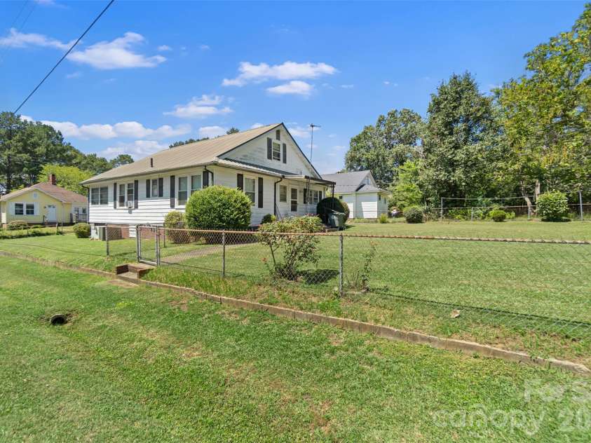 665 Cherry Street, Wadesboro, NC 28170.  MLS# CAR4411532, YatesRealty ID 41449. 