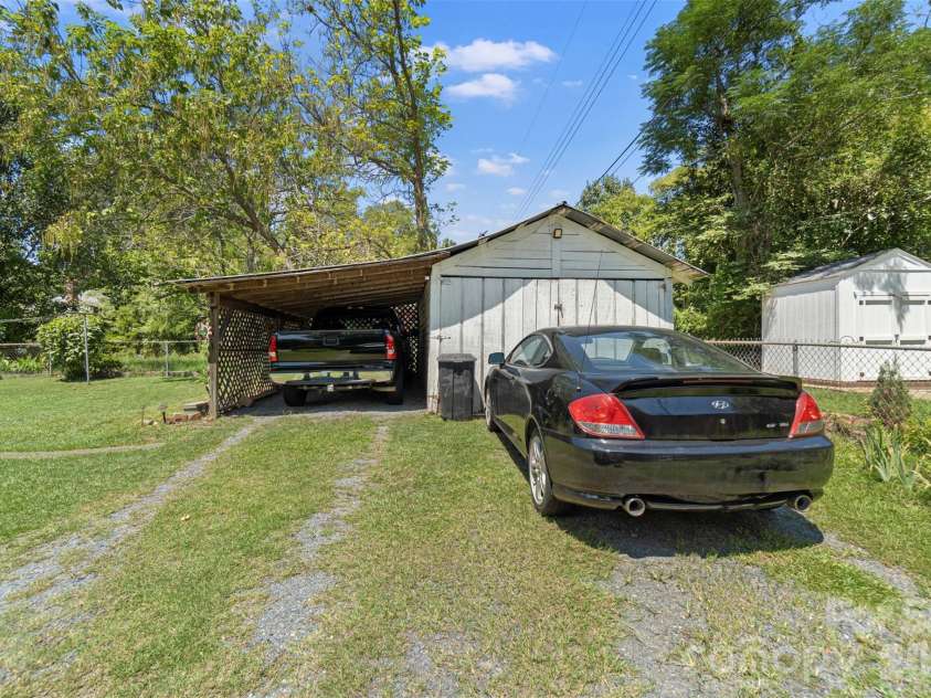 665 Cherry Street, Wadesboro, NC 28170.  MLS# CAR4411532, YatesRealty ID 41449. 