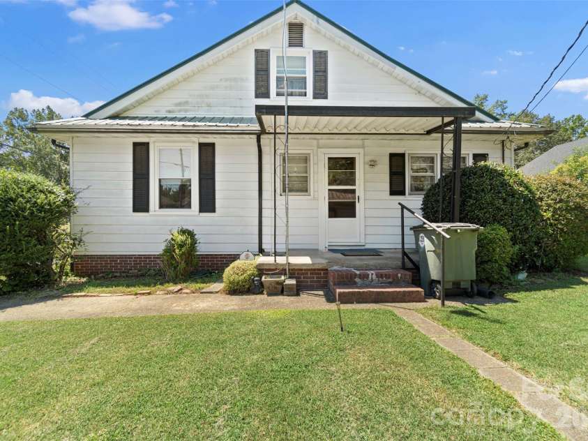 665 Cherry Street, Wadesboro, NC 28170.  MLS# CAR4411532, YatesRealty ID 41449. 