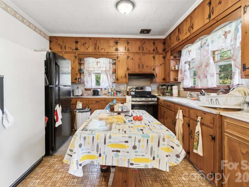 665 Cherry Street, Wadesboro, NC 28170.  MLS# CAR4411532, YatesRealty ID 41449. 