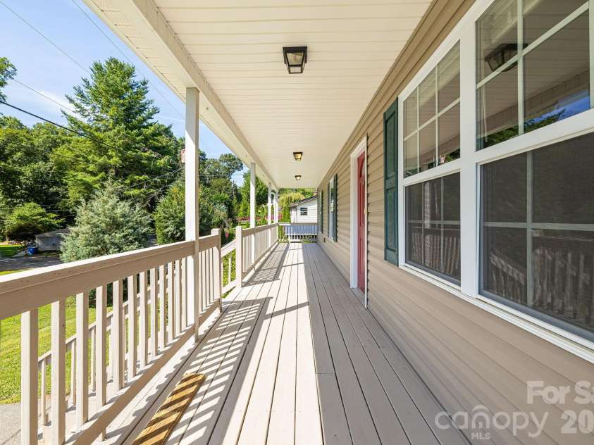 76 Selwyn Road, Asheville, NC 28806.  MLS# CAR4411517, YatesRealty ID 41451. 