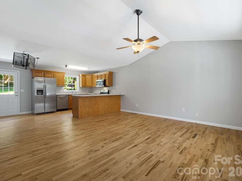 76 Selwyn Road, Asheville, NC 28806.  MLS# CAR4411517, YatesRealty ID 41451. 