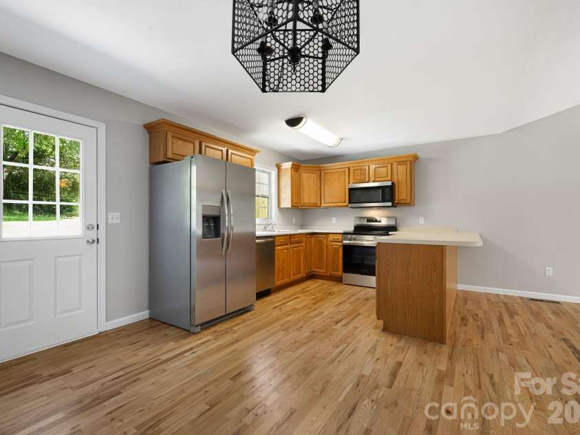 76 Selwyn Road, Asheville, NC 28806.  MLS# CAR4411517, YatesRealty ID 41451. 
