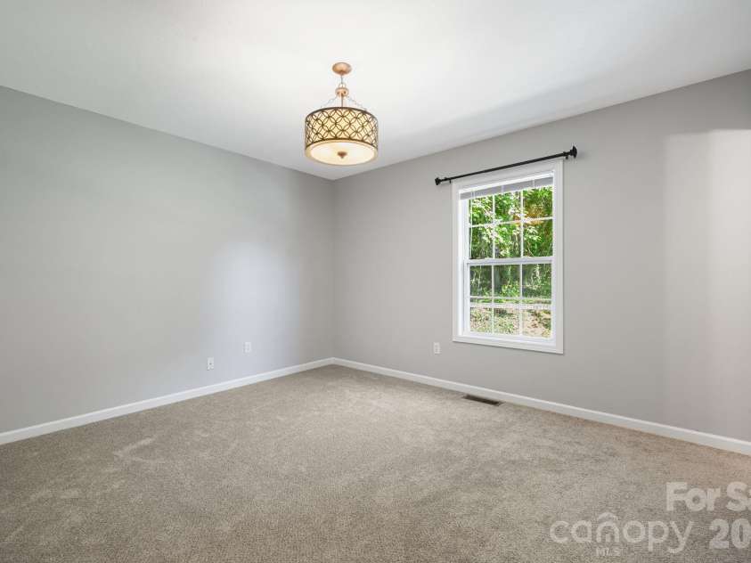 76 Selwyn Road, Asheville, NC 28806.  MLS# CAR4411517, YatesRealty ID 41451. 