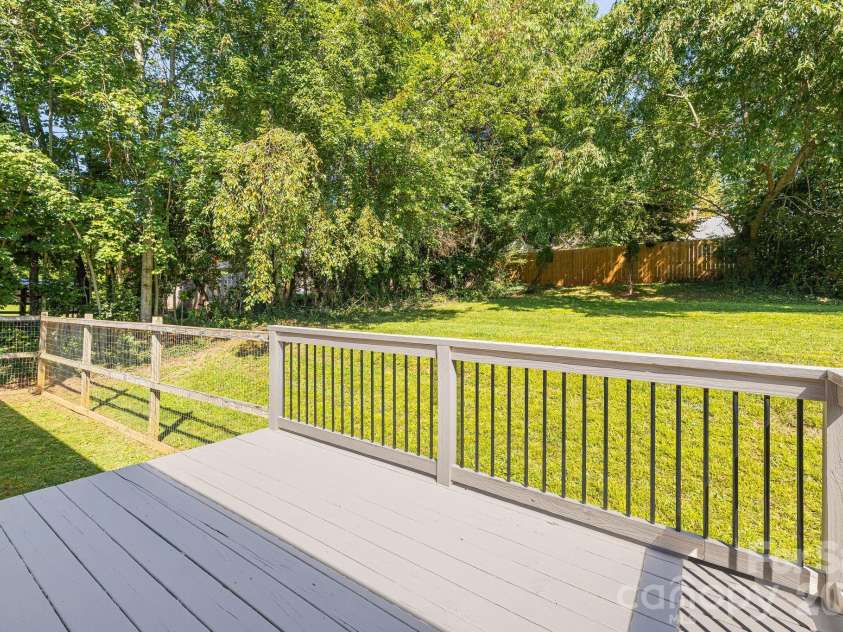 76 Selwyn Road, Asheville, NC 28806.  MLS# CAR4411517, YatesRealty ID 41451. 
