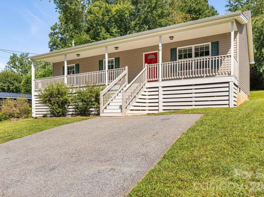 76 Selwyn Road, Asheville, NC 28806.  MLS# CAR4411517, YatesRealty ID 41451. 