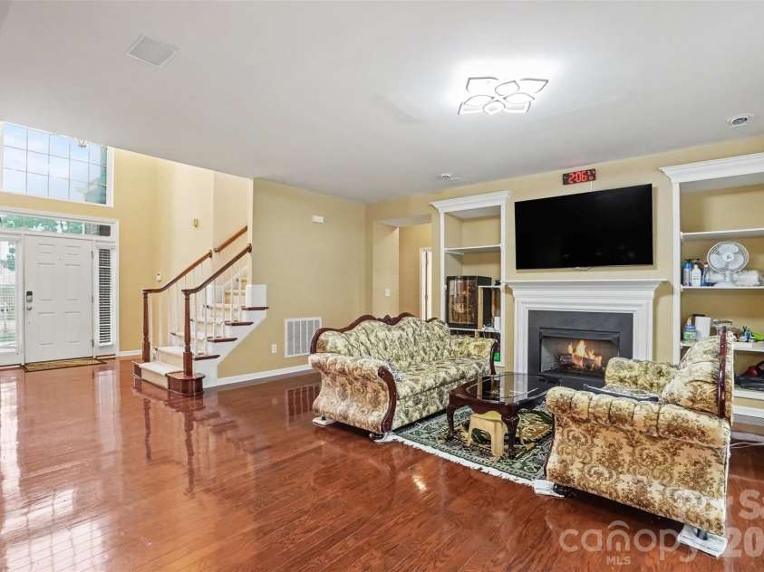 4106 Barclay Forest Drive, Charlotte, NC 28213.  MLS# CAR4411518, YatesRealty ID 41452. 