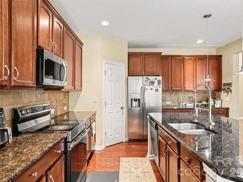 4106 Barclay Forest Drive, Charlotte, NC 28213.  MLS# CAR4411518, YatesRealty ID 41452. 