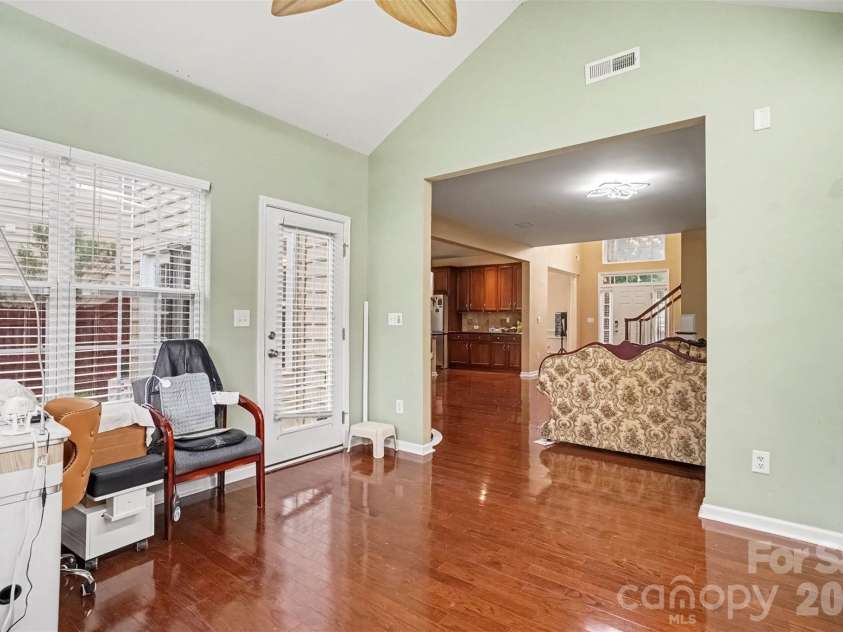 4106 Barclay Forest Drive, Charlotte, NC 28213.  MLS# CAR4411518, YatesRealty ID 41452. 