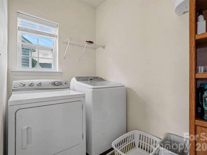 4106 Barclay Forest Drive, Charlotte, NC 28213.  MLS# CAR4411518, YatesRealty ID 41452. 