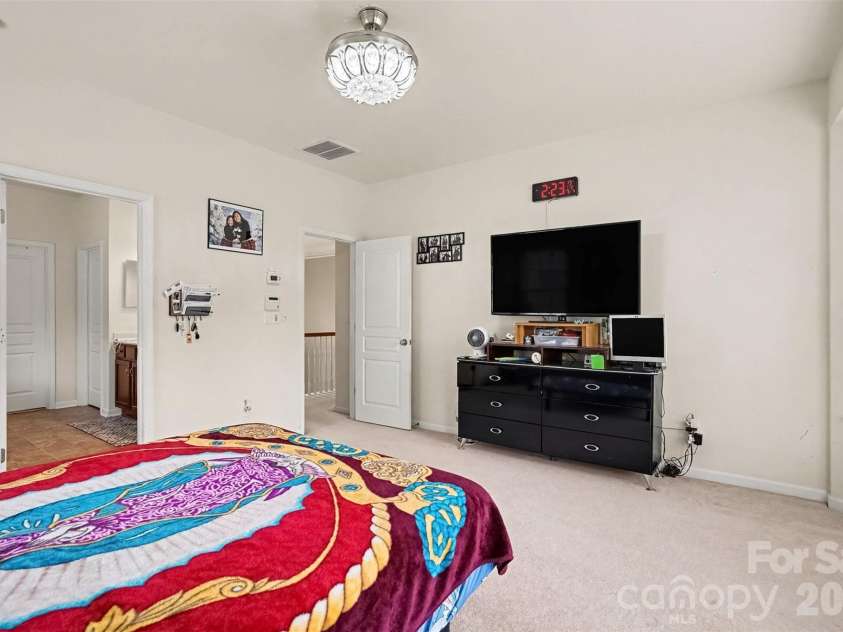 4106 Barclay Forest Drive, Charlotte, NC 28213.  MLS# CAR4411518, YatesRealty ID 41452. 