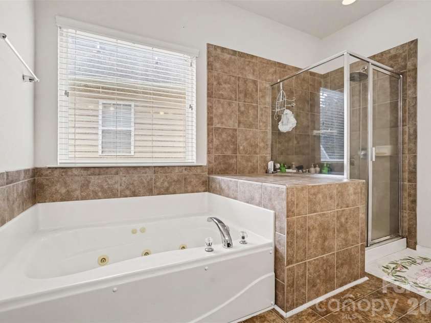 4106 Barclay Forest Drive, Charlotte, NC 28213.  MLS# CAR4411518, YatesRealty ID 41452. 