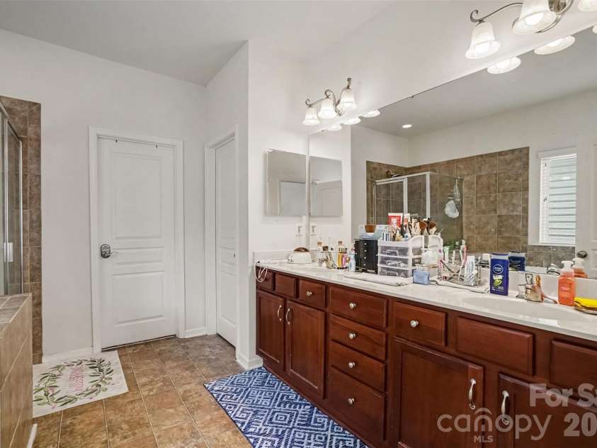 4106 Barclay Forest Drive, Charlotte, NC 28213.  MLS# CAR4411518, YatesRealty ID 41452. 